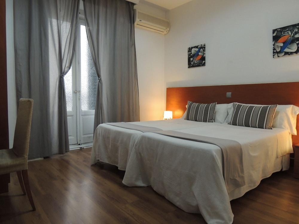 Hostal Cervantes Madrid Eksteriør billede