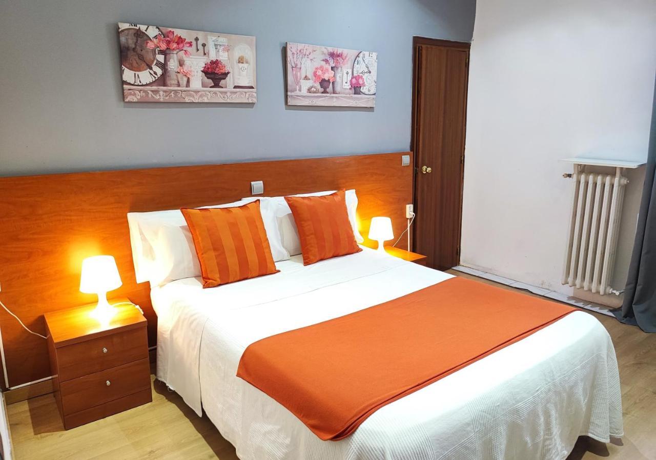 Hostal Cervantes Madrid Eksteriør billede