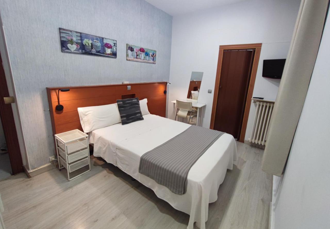 Hostal Cervantes Madrid Eksteriør billede