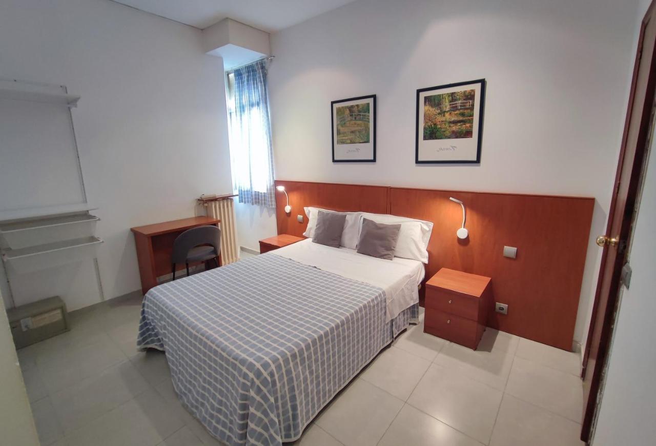 Hostal Cervantes Madrid Eksteriør billede