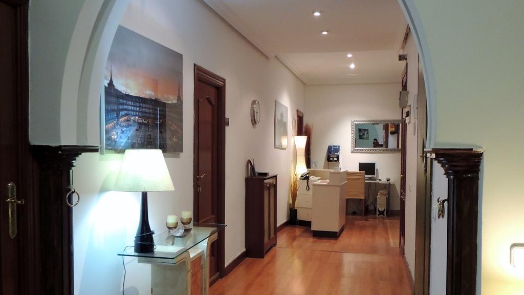 Hostal Cervantes Madrid Eksteriør billede