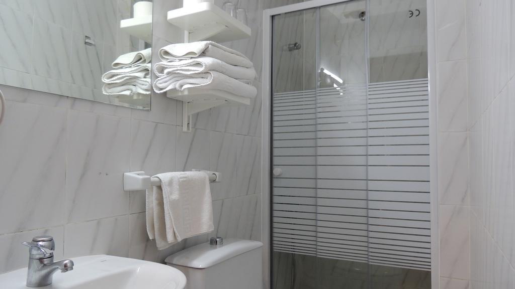 Hostal Cervantes Madrid Eksteriør billede