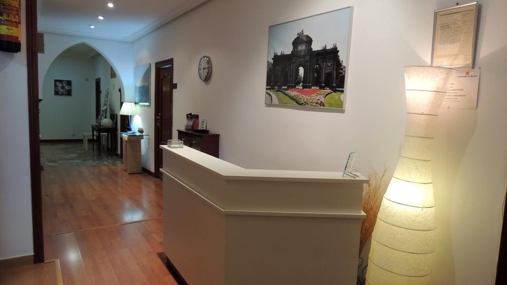 Hostal Cervantes Madrid Eksteriør billede