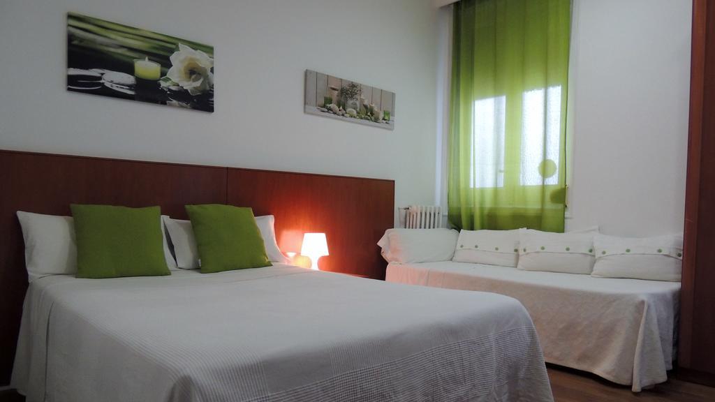 Hostal Cervantes Madrid Eksteriør billede