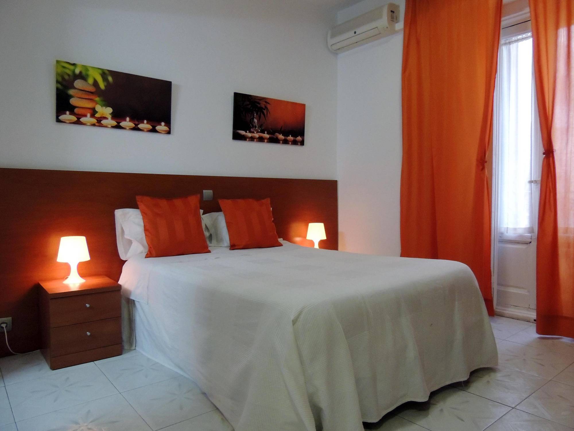 Hostal Cervantes Madrid Eksteriør billede