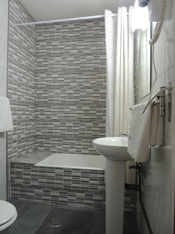 Hostal Cervantes Madrid Eksteriør billede