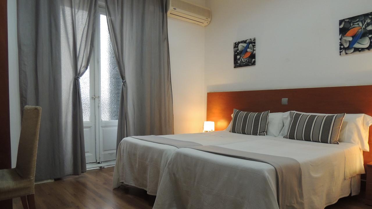 Hostal Cervantes Madrid Eksteriør billede
