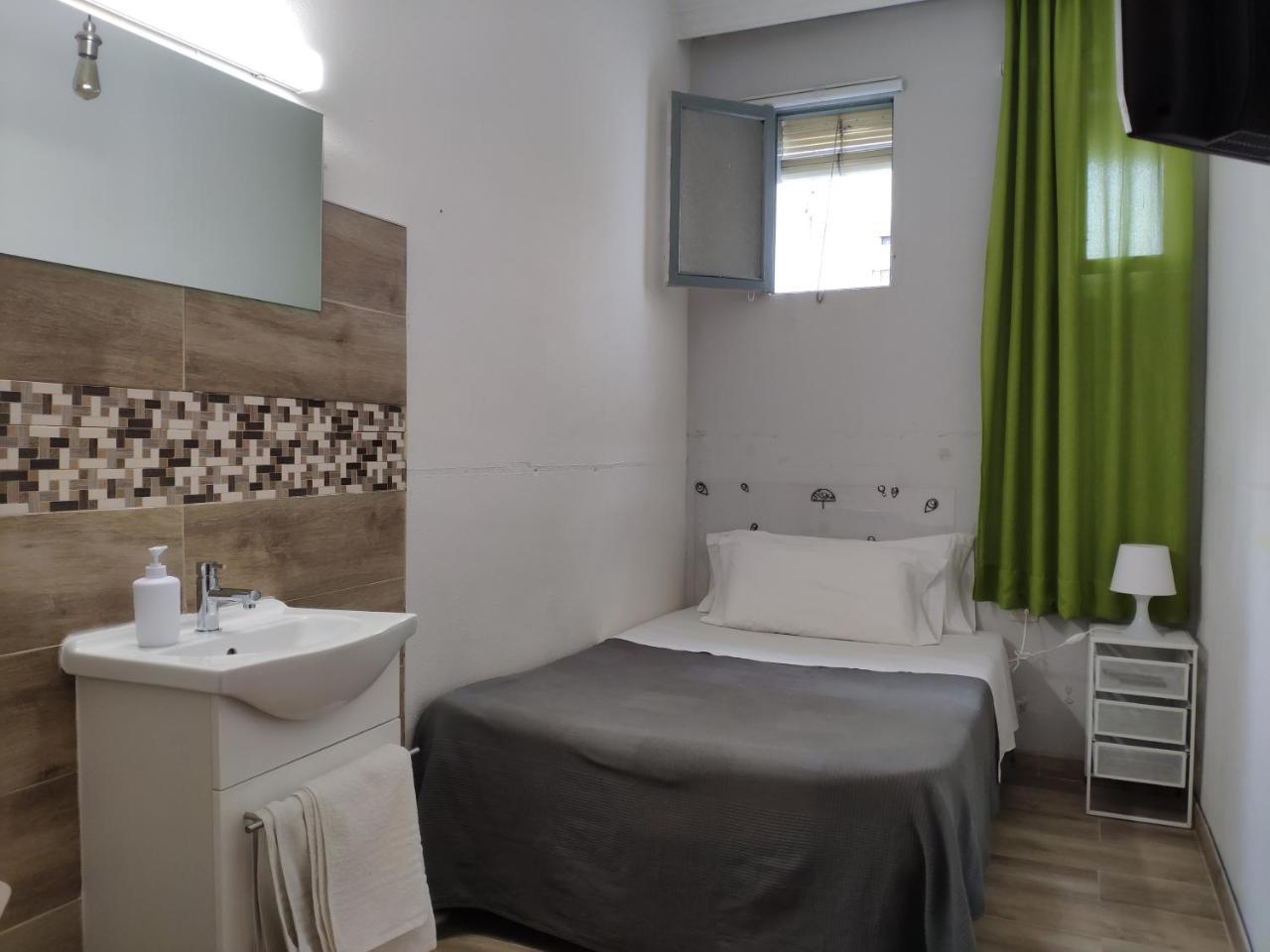 Hostal Cervantes Madrid Værelse billede